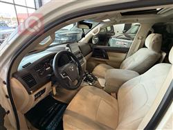 تۆیۆتا لاند کروزەر